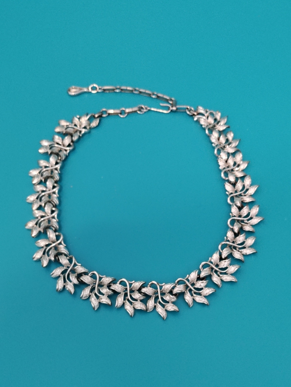 Coro Silver Leaf Cluster Necklace - Silver